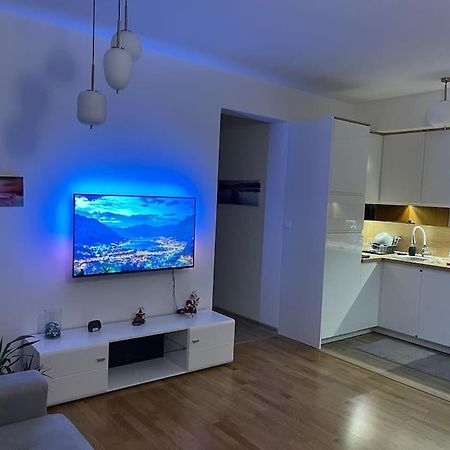 Modern Seaside Apartment With Balcony Tale Apartment Kotor Exterior photo