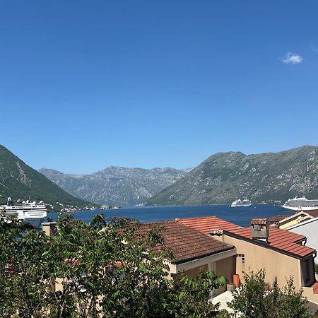Modern Seaside Apartment With Balcony Tale Apartment Kotor Exterior photo